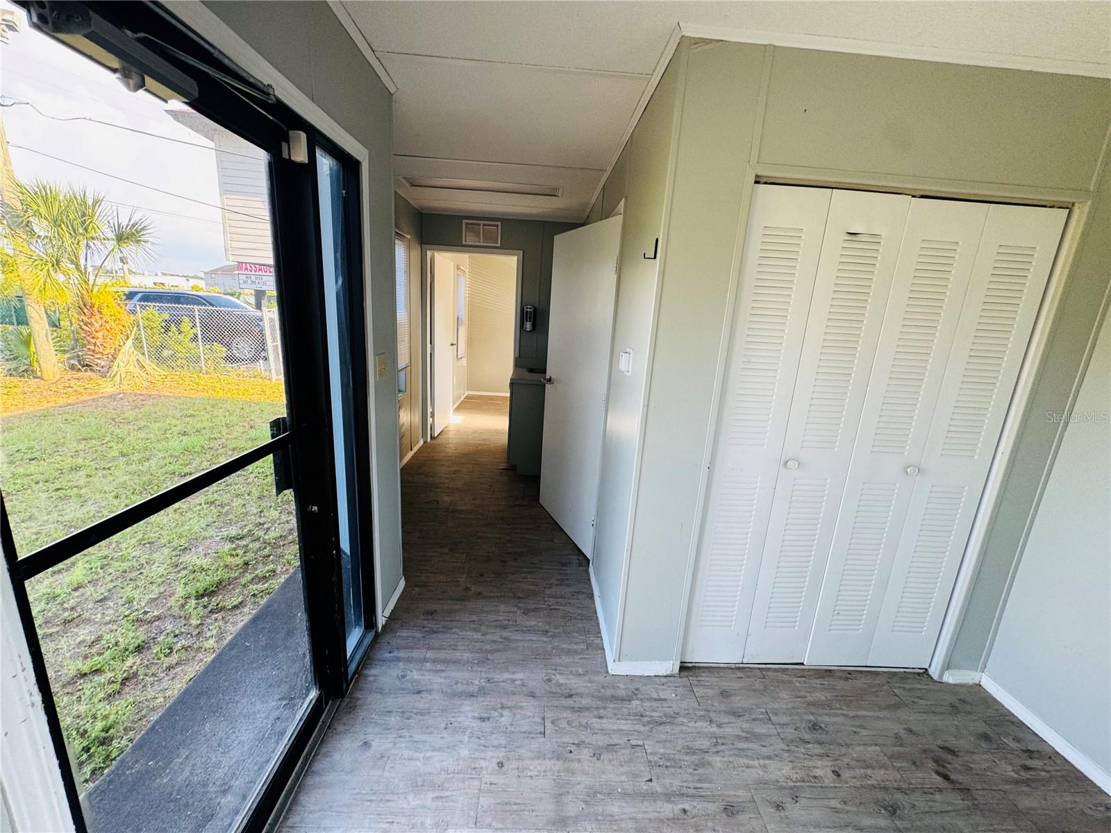 8390 S US HWY 17-92 HWY, FERN PARK, FL, 32730