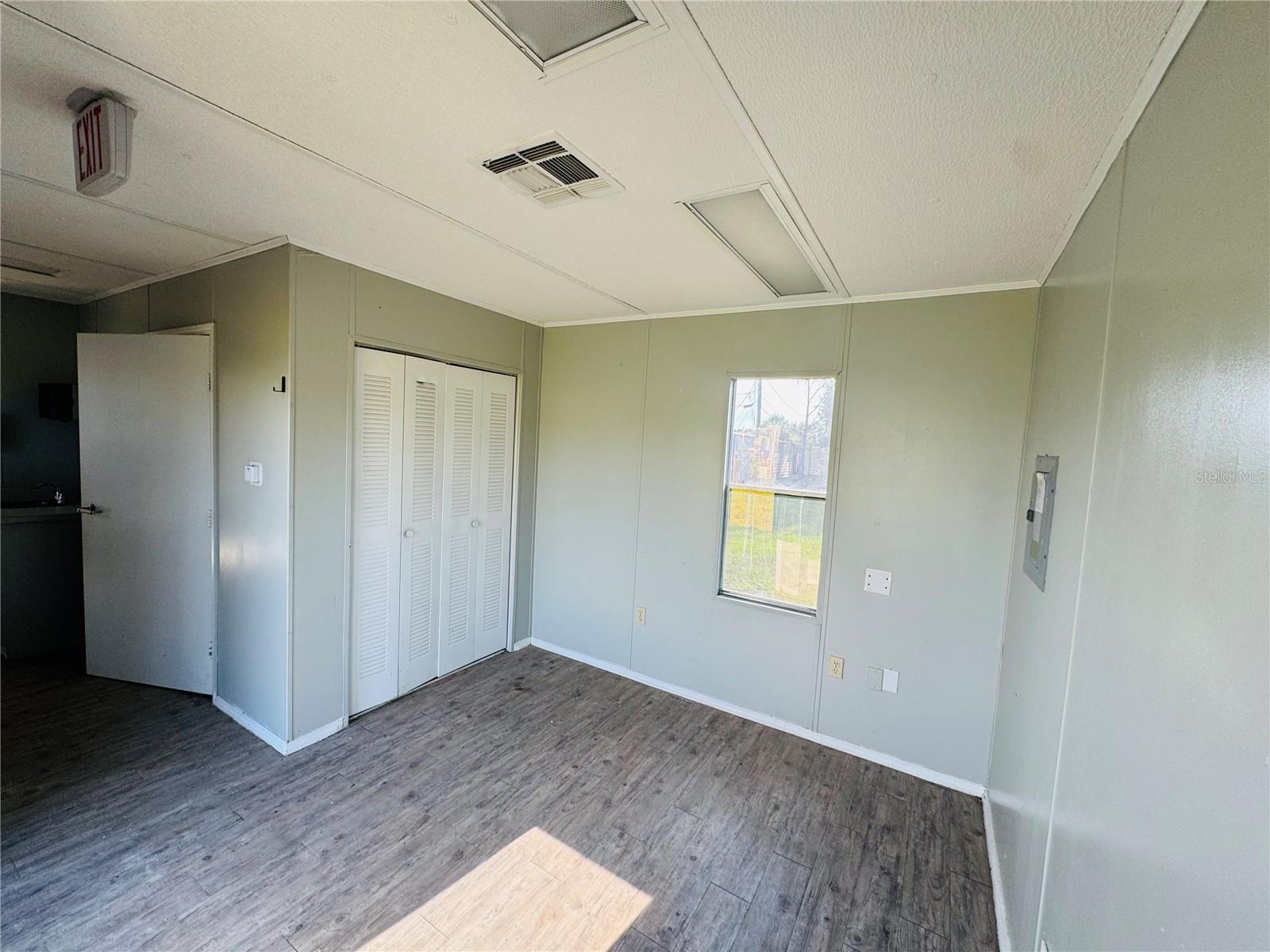 8390 S US HWY 17-92 HWY, FERN PARK, FL, 32730