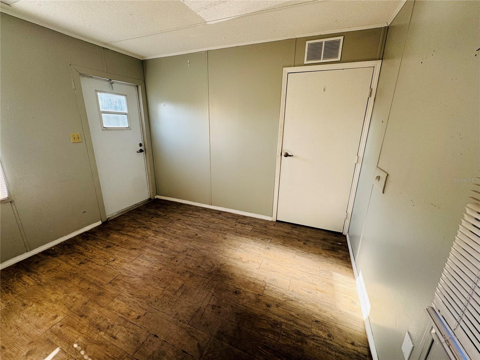 8390 S US HWY 17-92 HWY, FERN PARK, FL, 32730