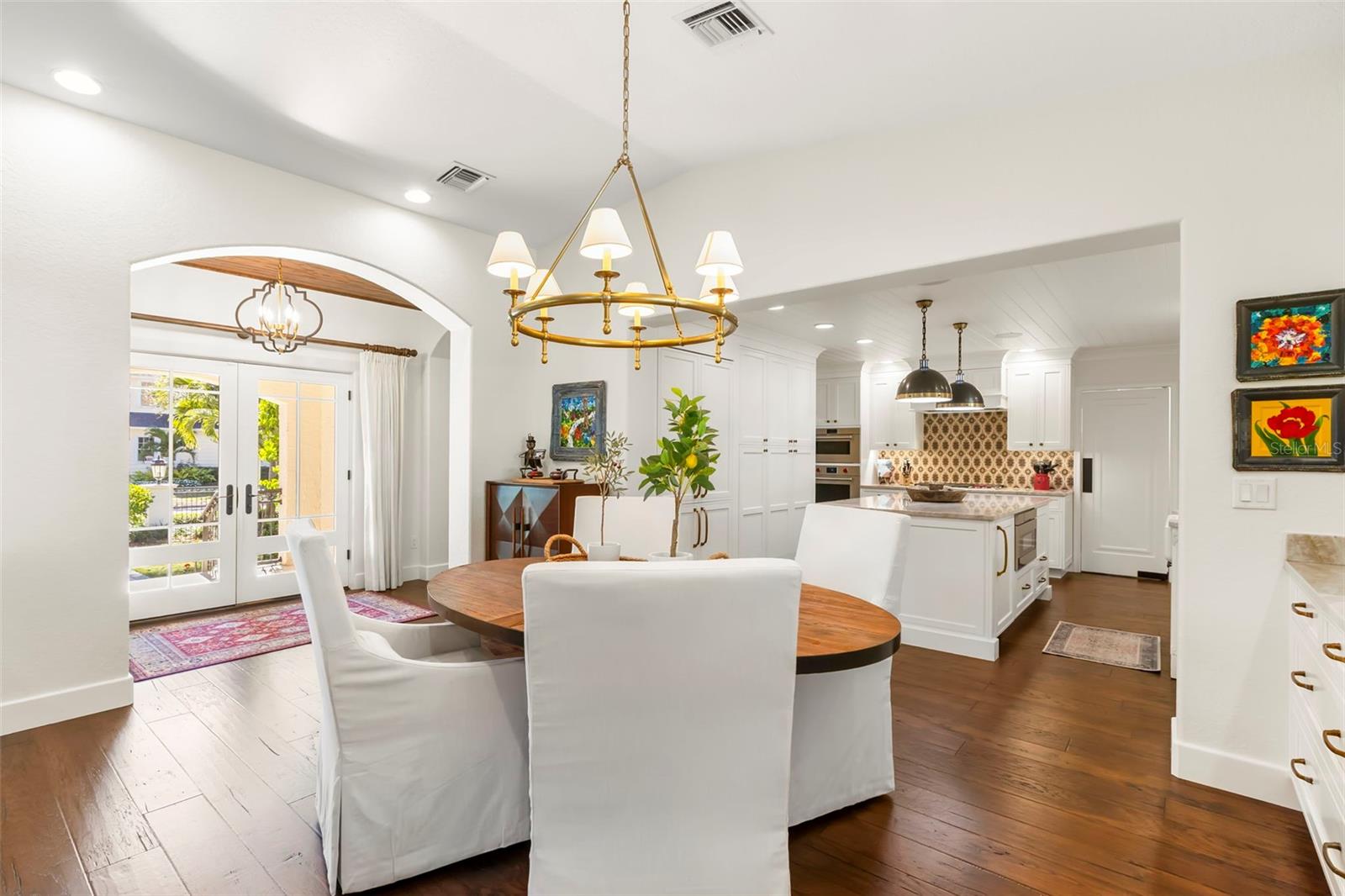 TB8474416 Property Photo