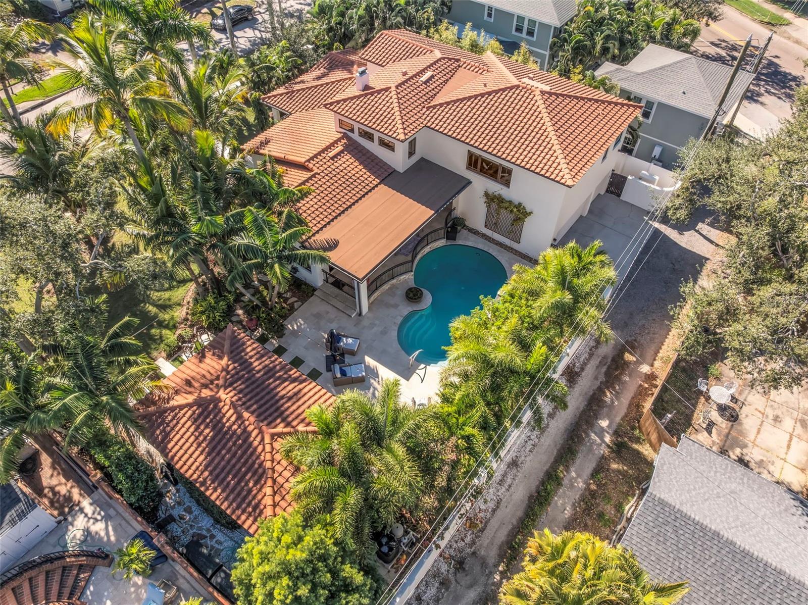 TB8474416 Property Photo