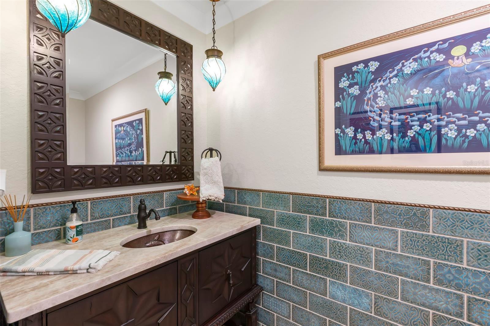 TB8474416 Property Photo