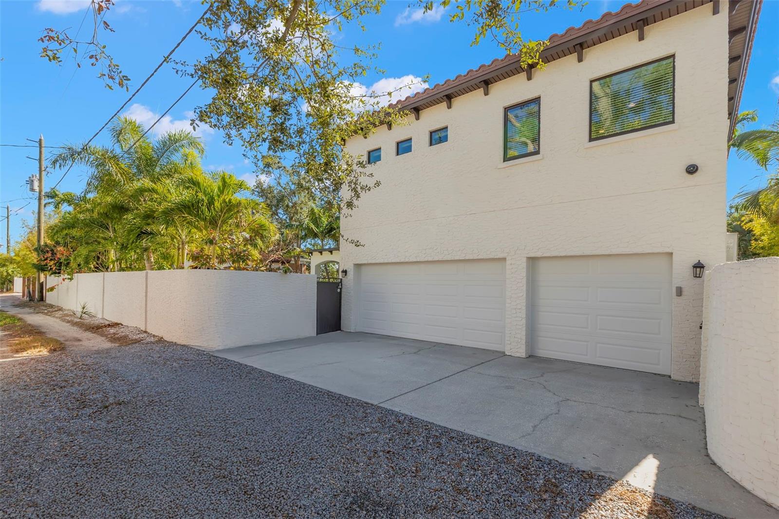 TB8474416 Property Photo