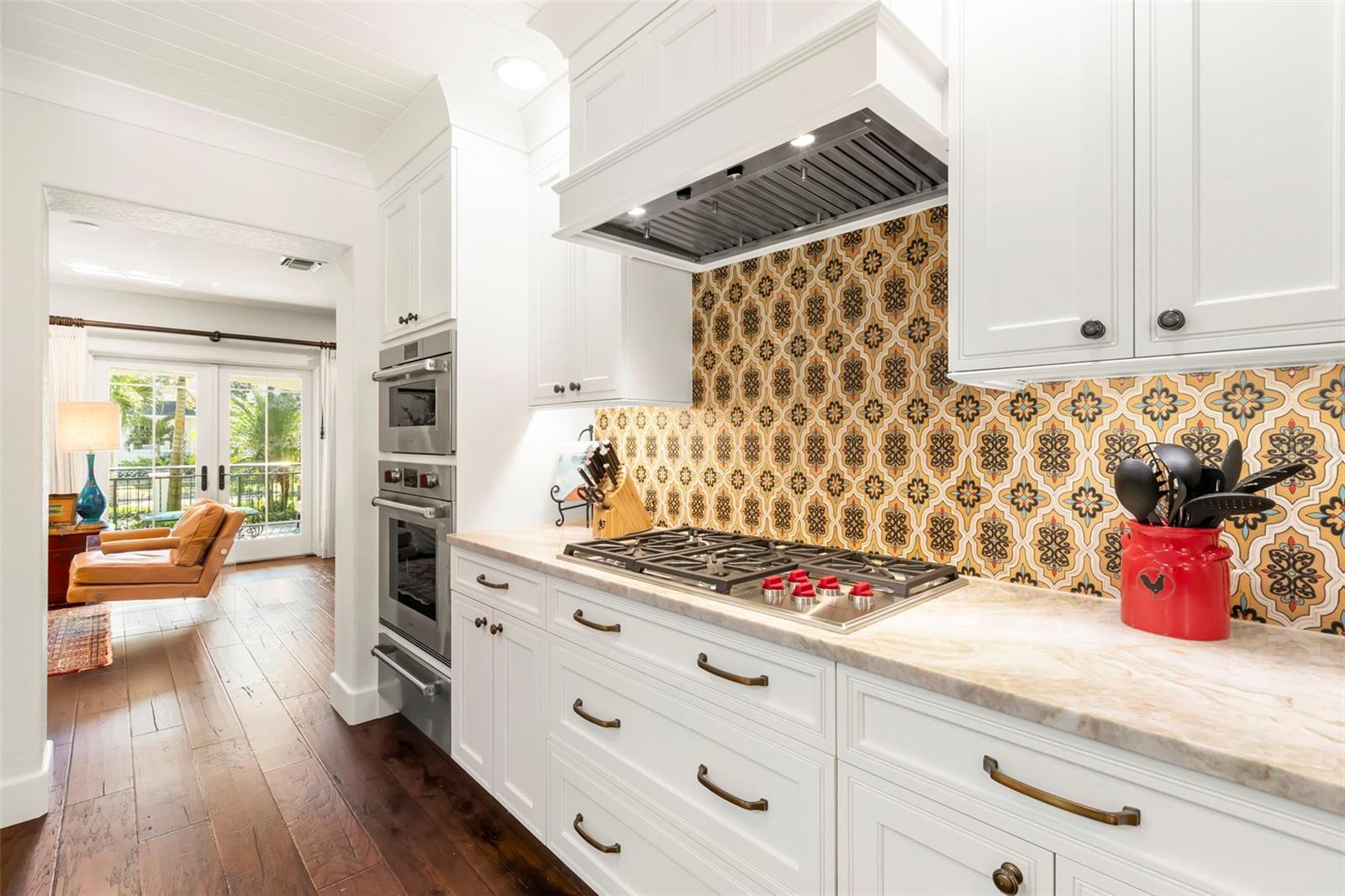 TB8474416 Property Photo