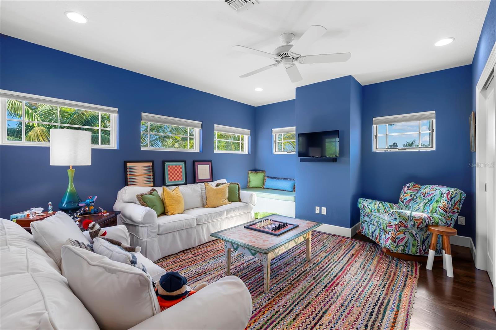 TB8474416 Property Photo