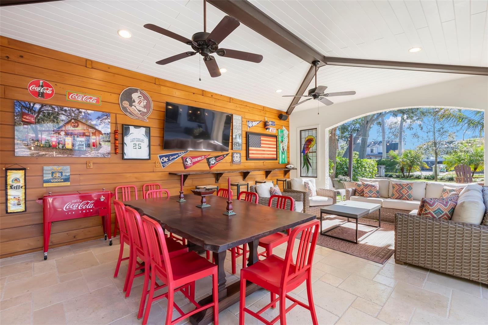 TB8474416 Property Photo