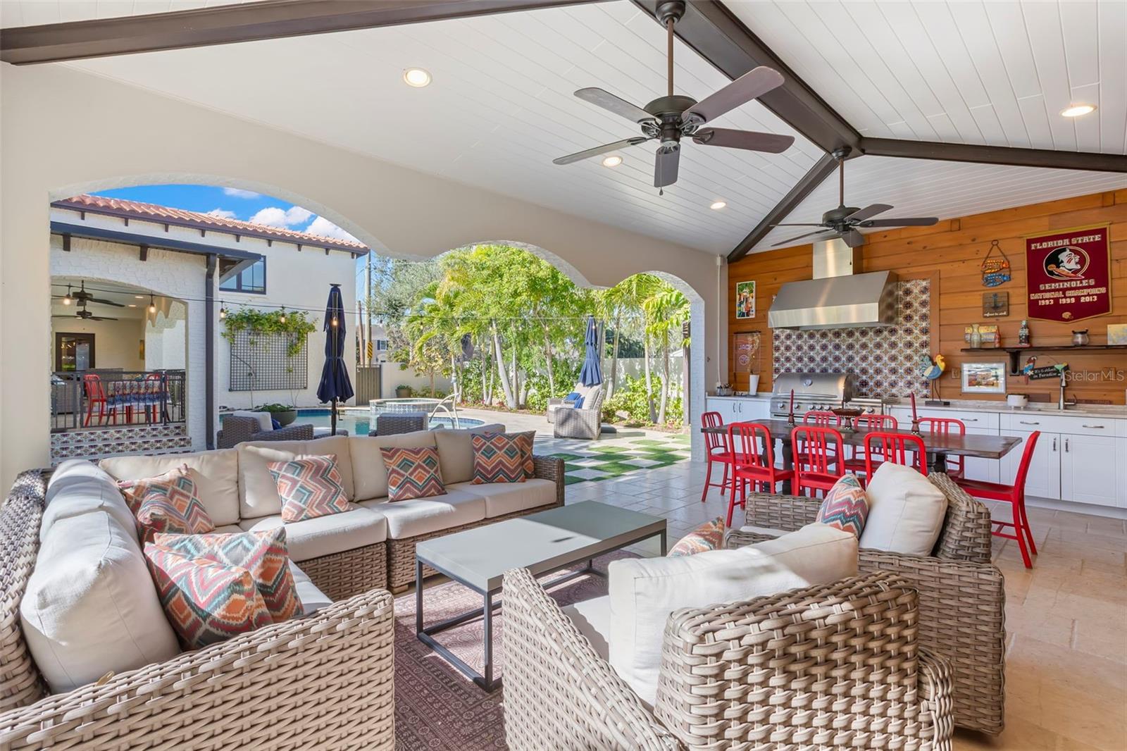 TB8474416 Property Photo