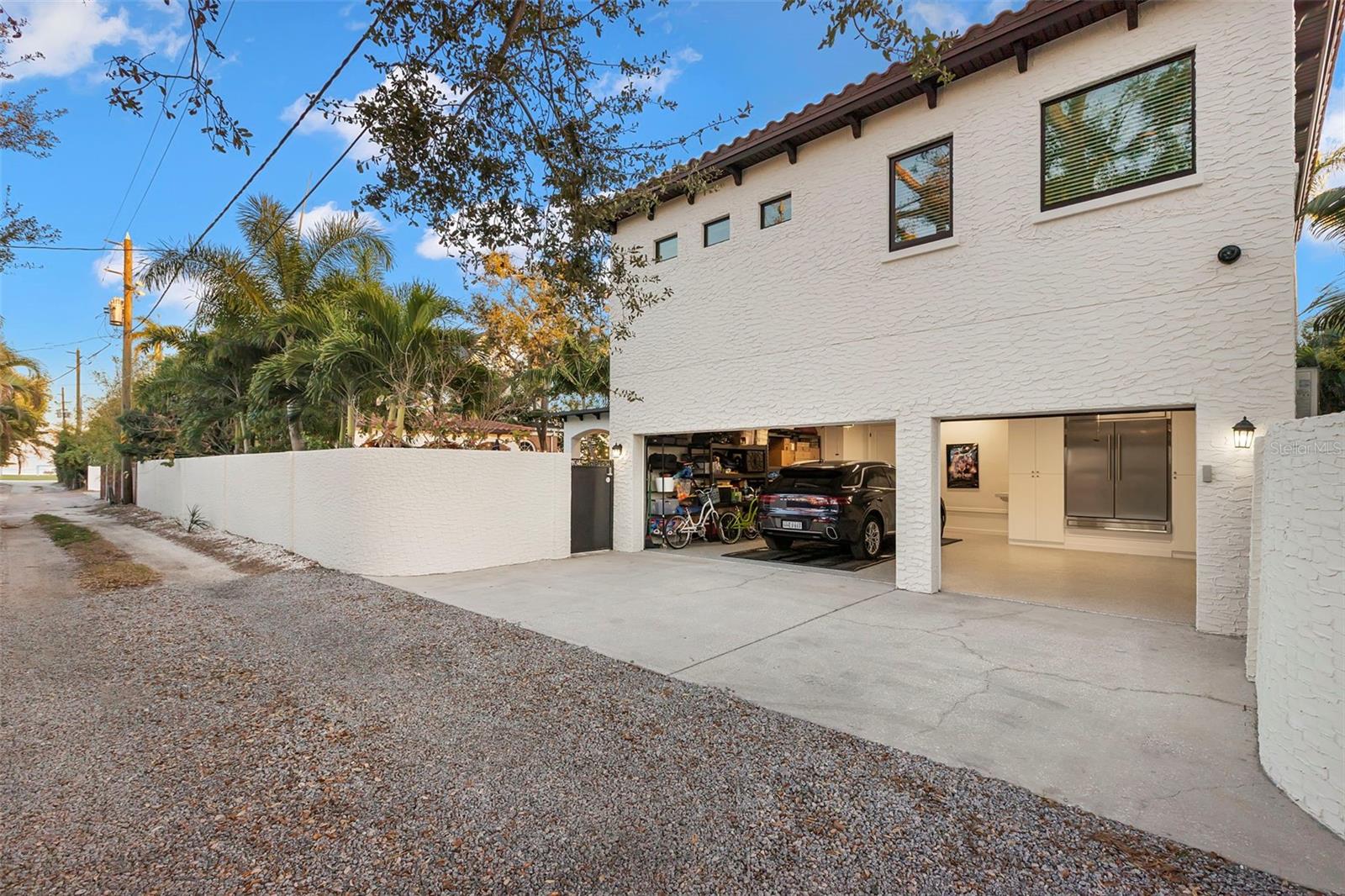 TB8474416 Property Photo