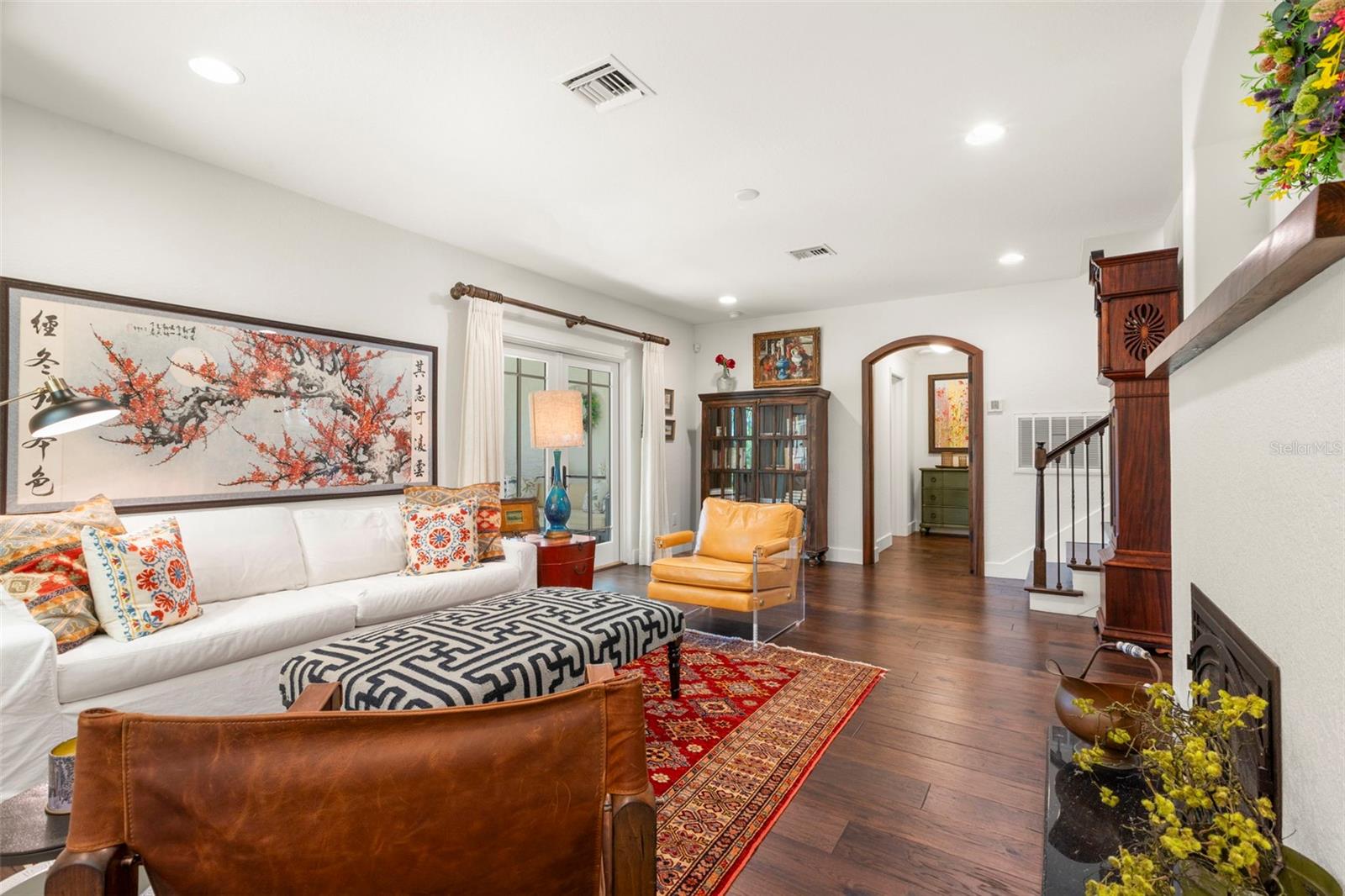 TB8474416 Property Photo