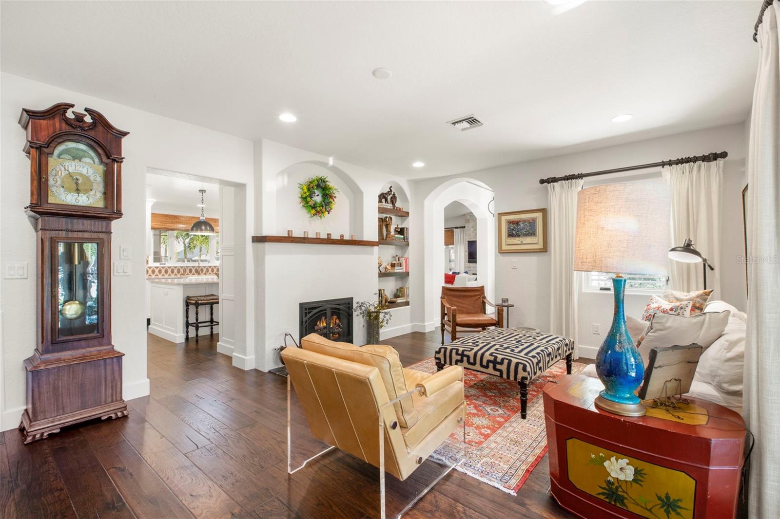 TB8474416 Property Photo