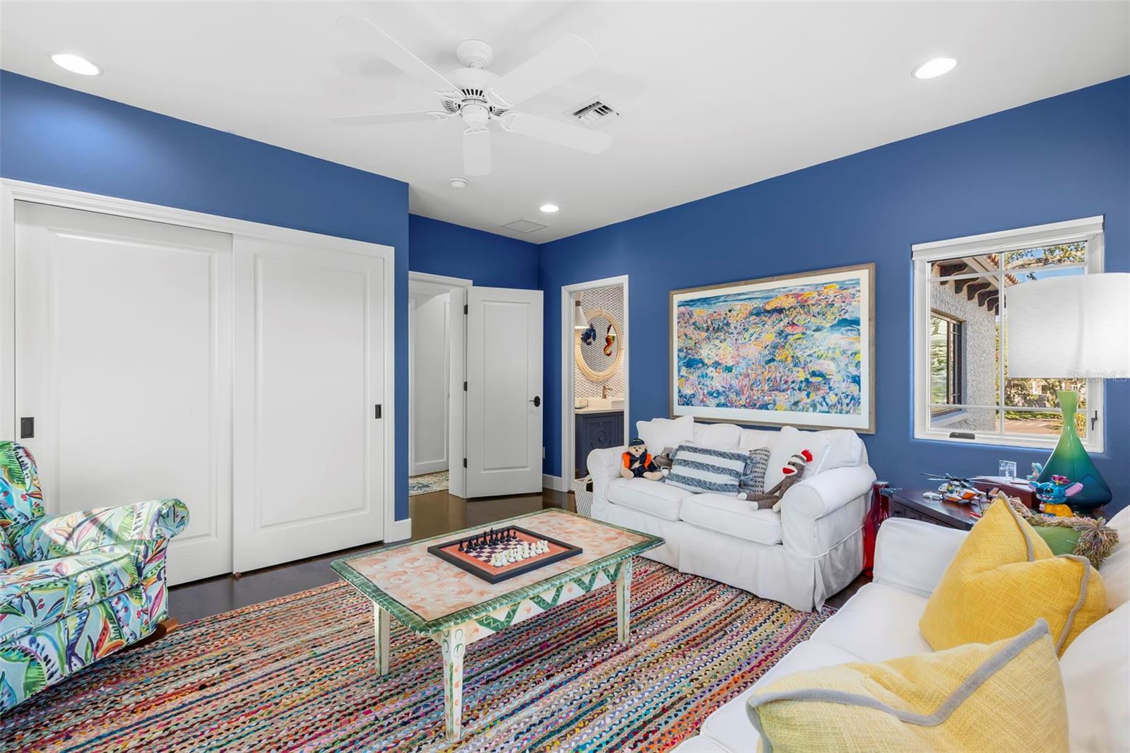 TB8474416 Property Photo