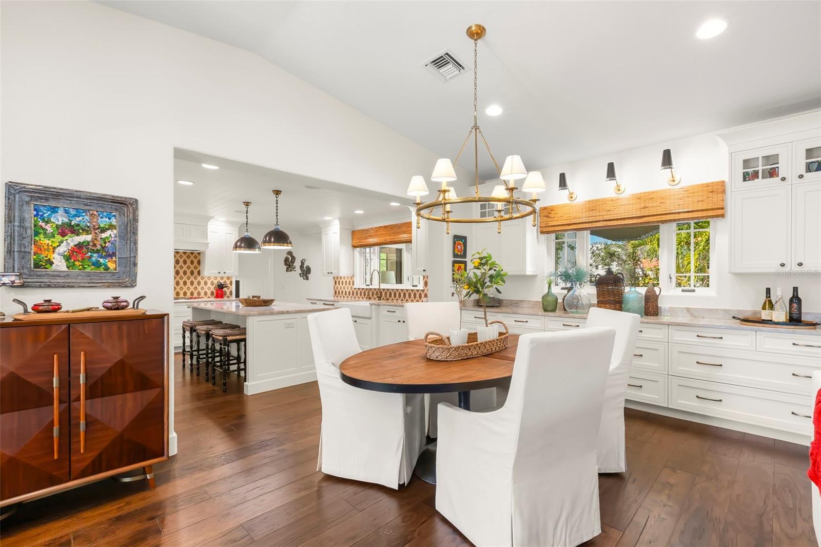 TB8474416 Property Photo