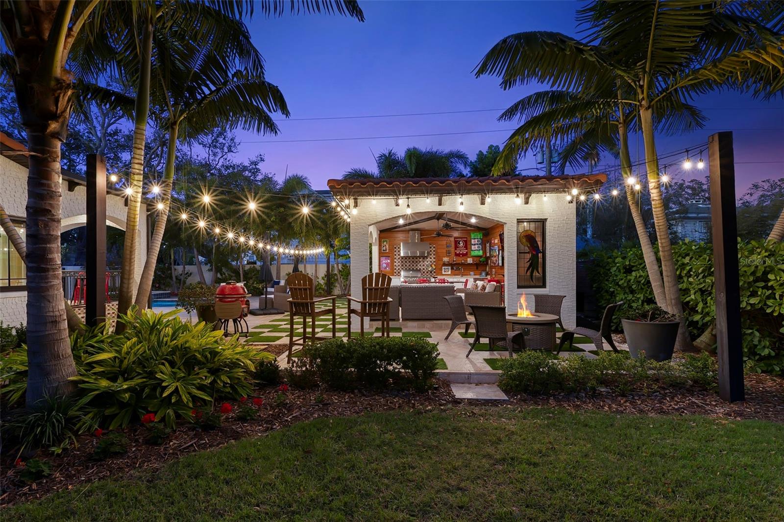 TB8474416 Property Photo