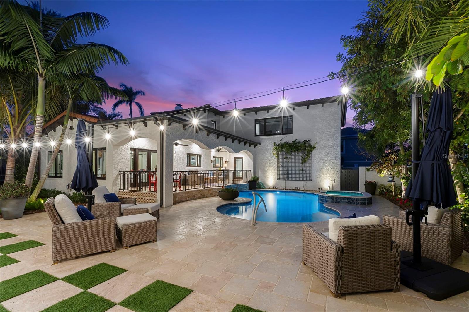 TB8474416 Property Photo