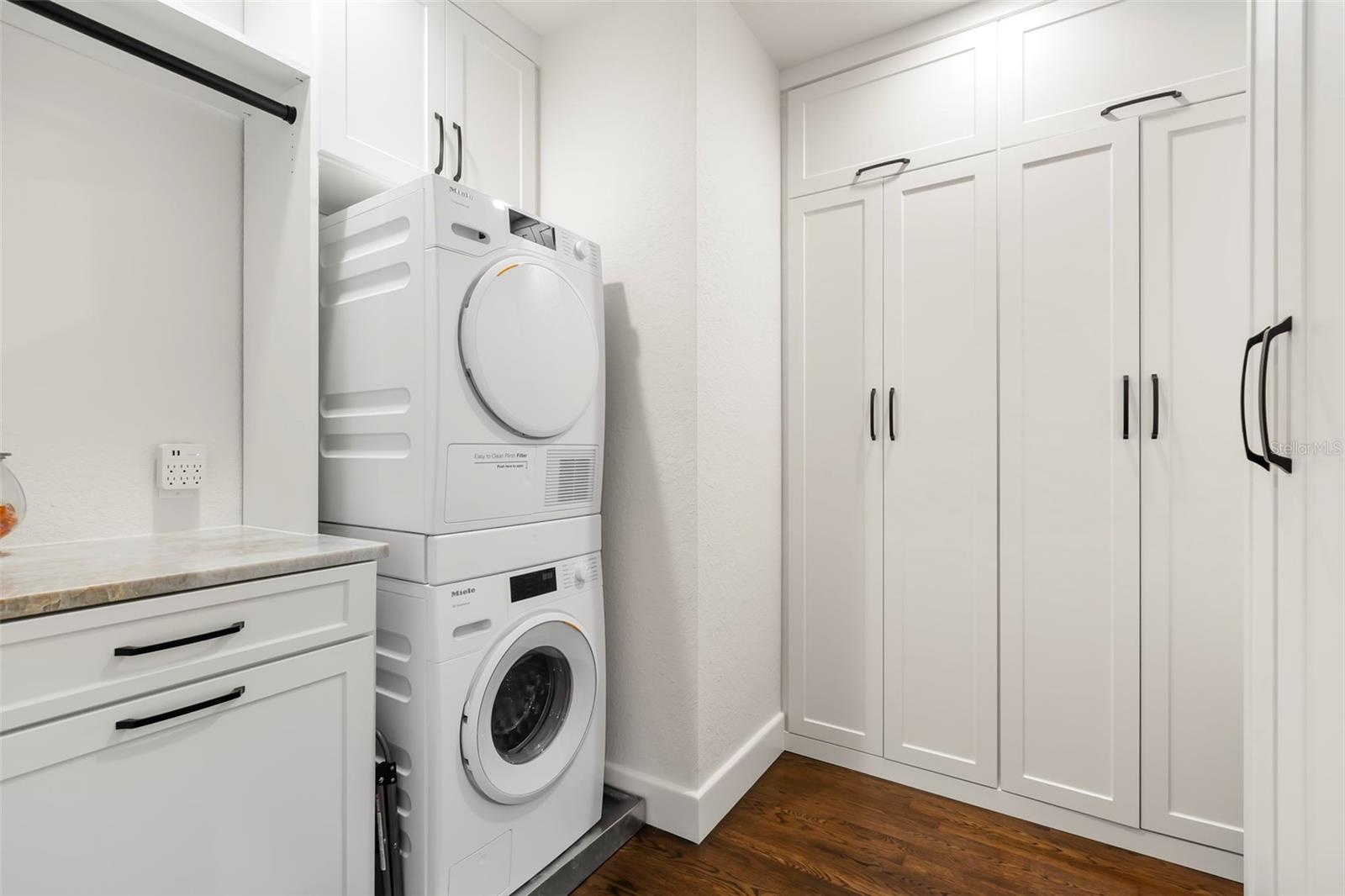 TB8474416 Property Photo