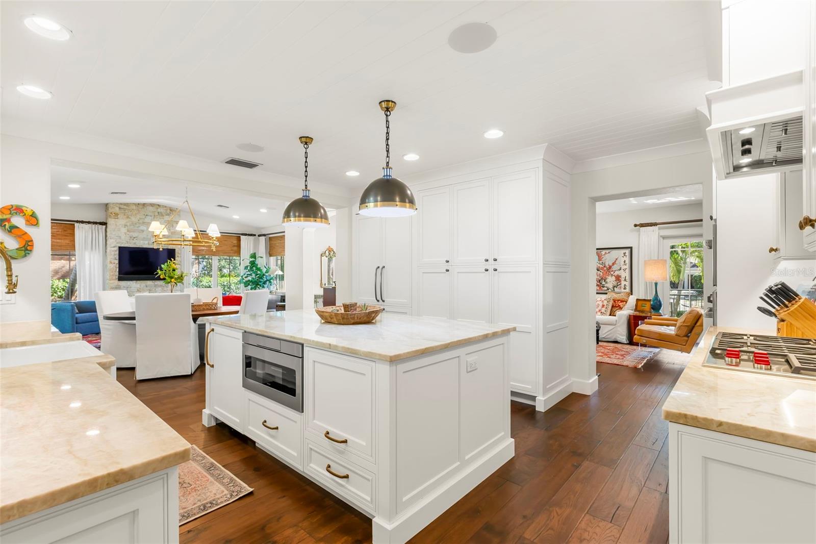 TB8474416 Property Photo