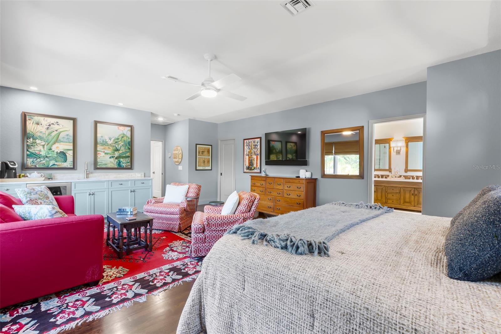 TB8474416 Property Photo