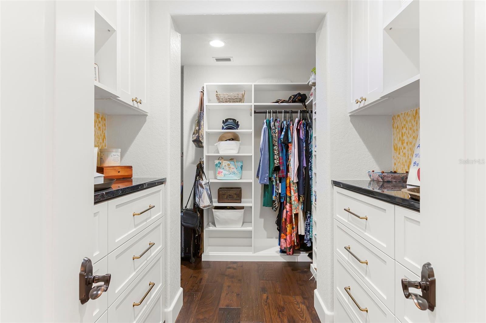 TB8474416 Property Photo