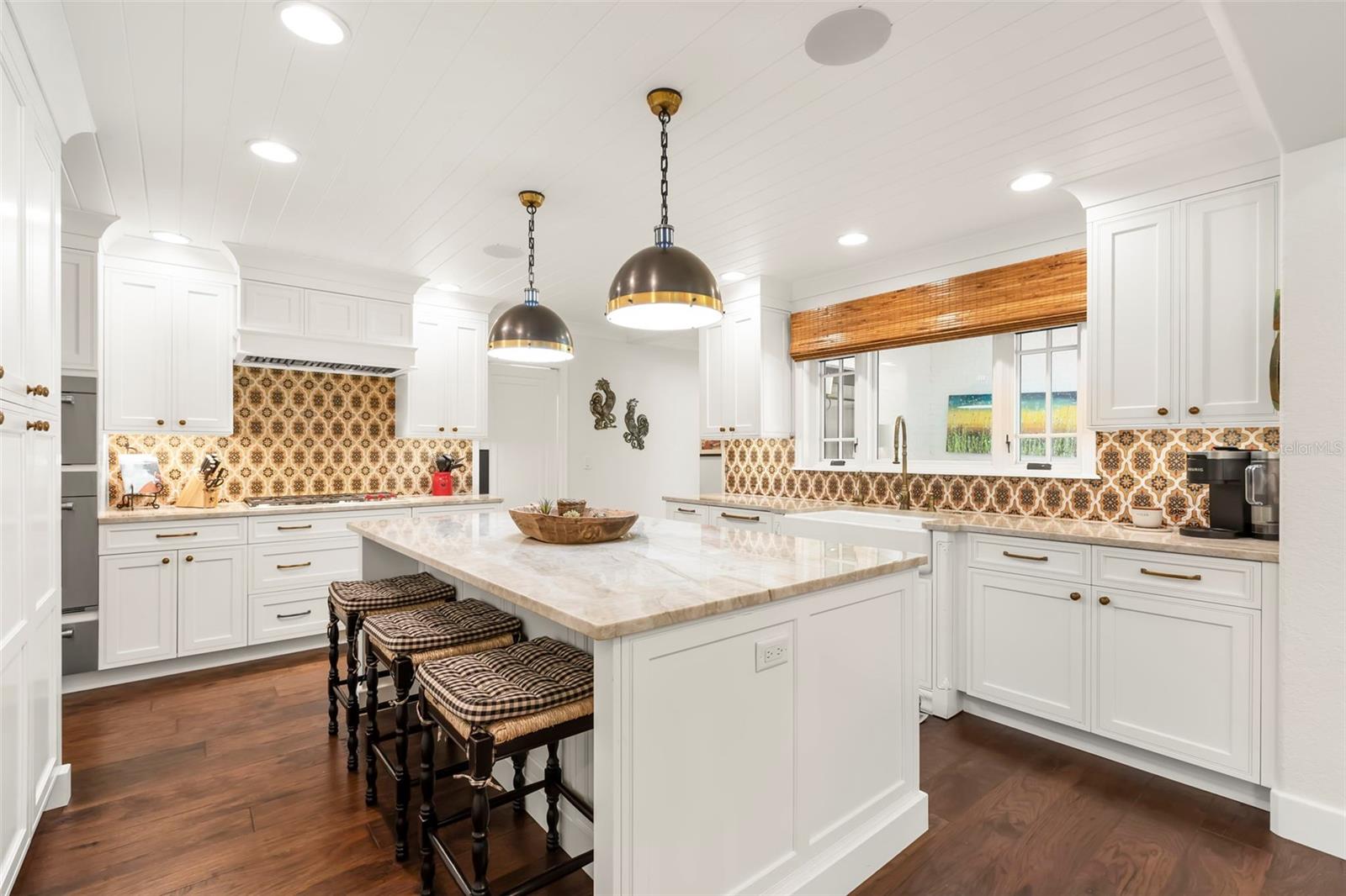 TB8474416 Property Photo