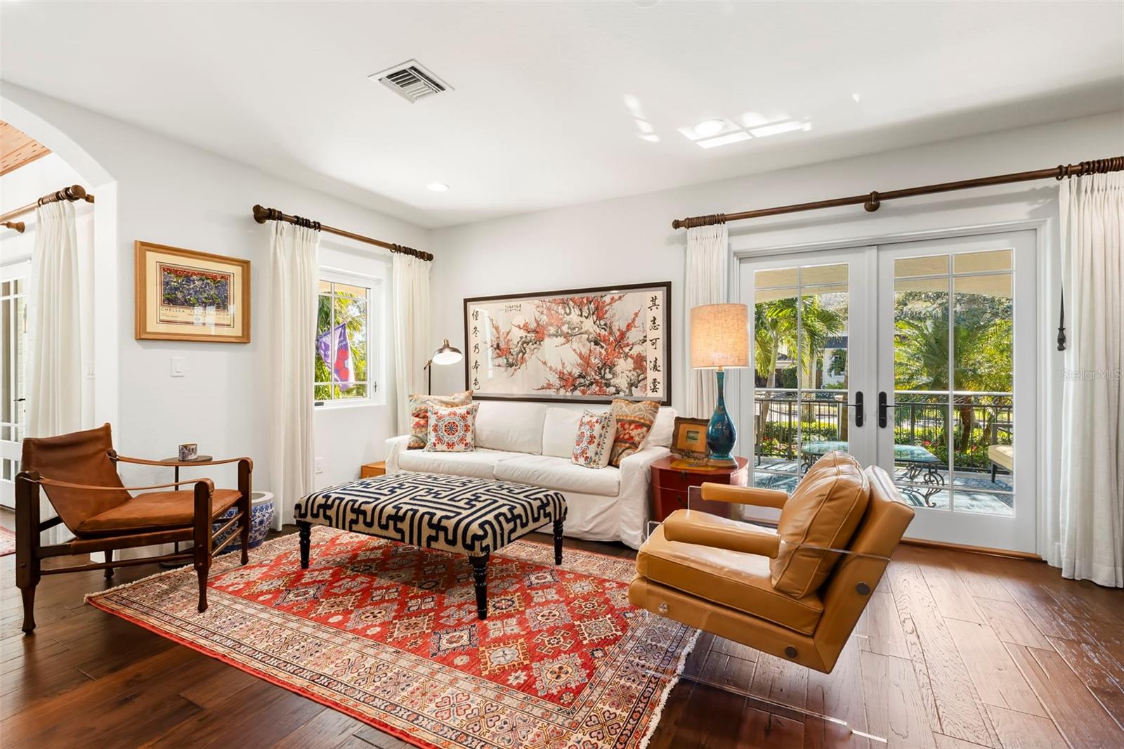 TB8474416 Property Photo