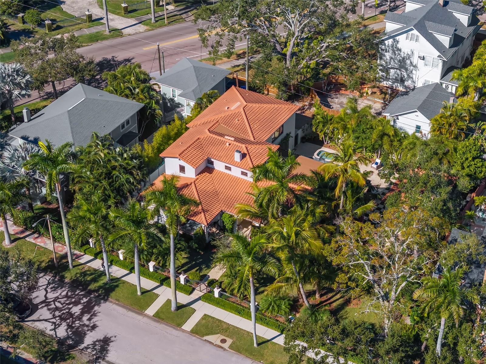 TB8474416 Property Photo