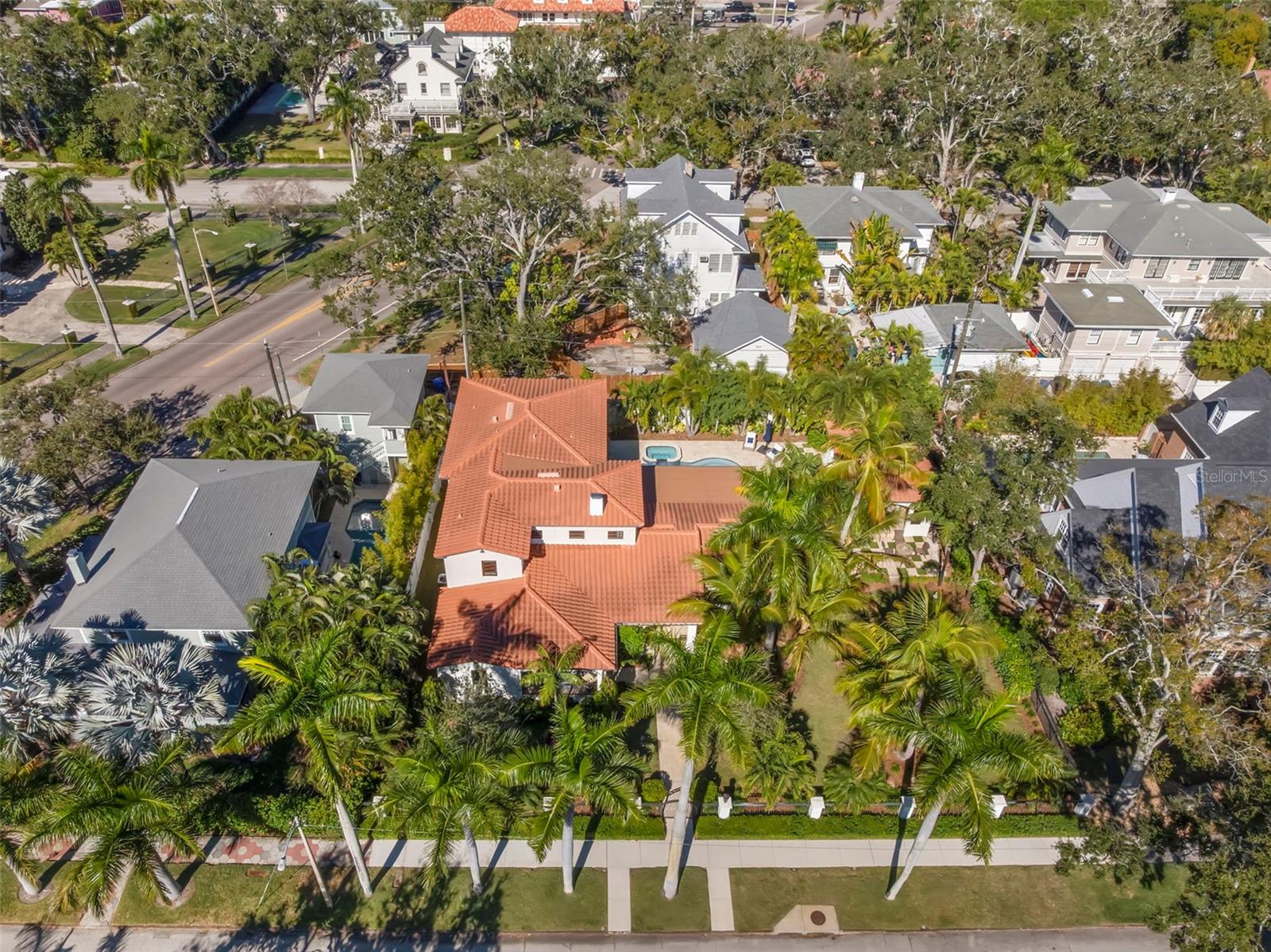 TB8474416 Property Photo