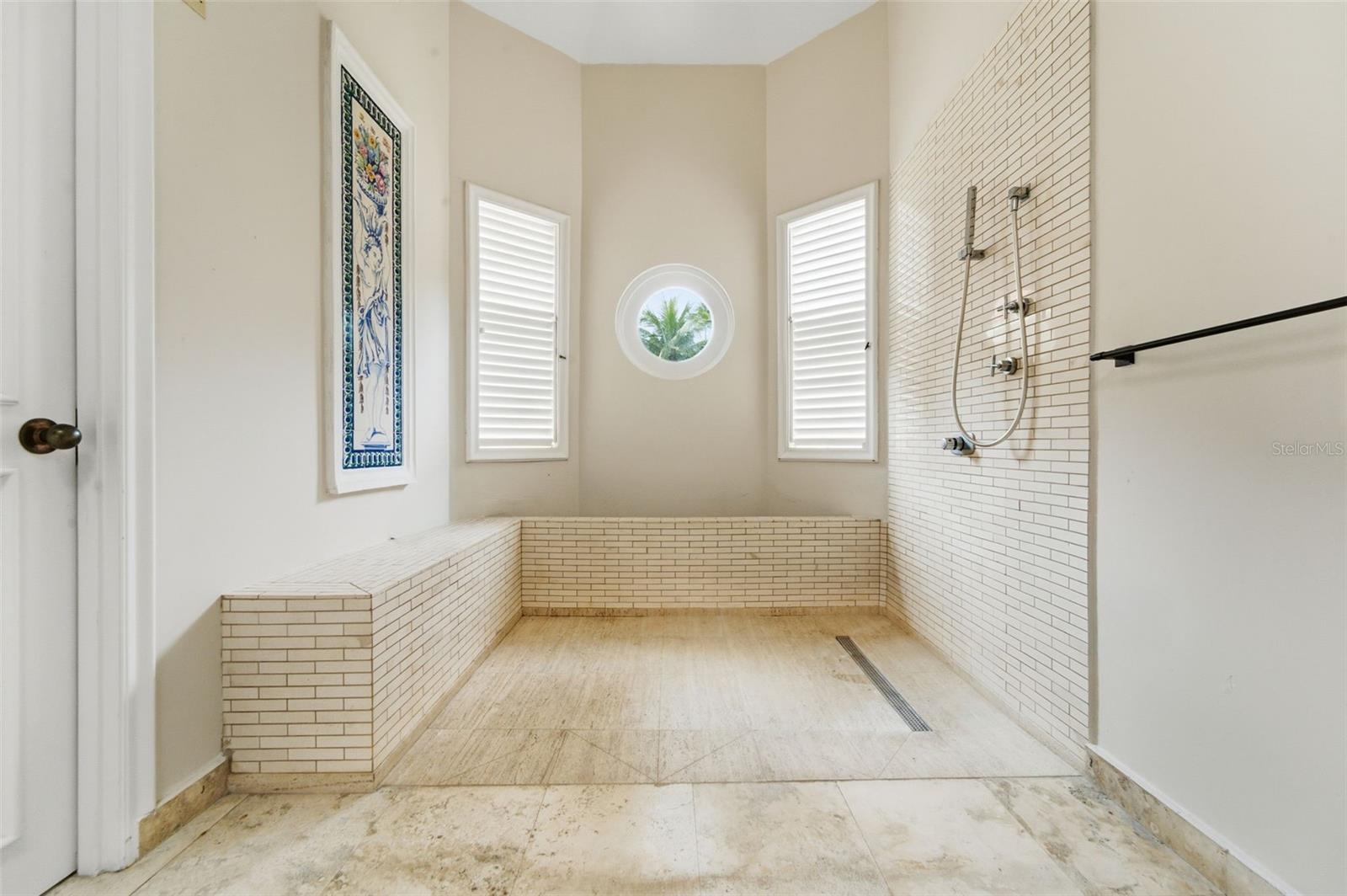 PR9119186 Property Photo