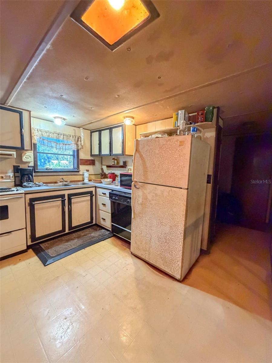 OM718429 Property Photo