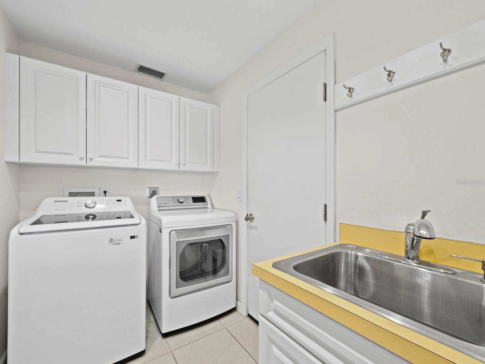 A4681905 Property Photo