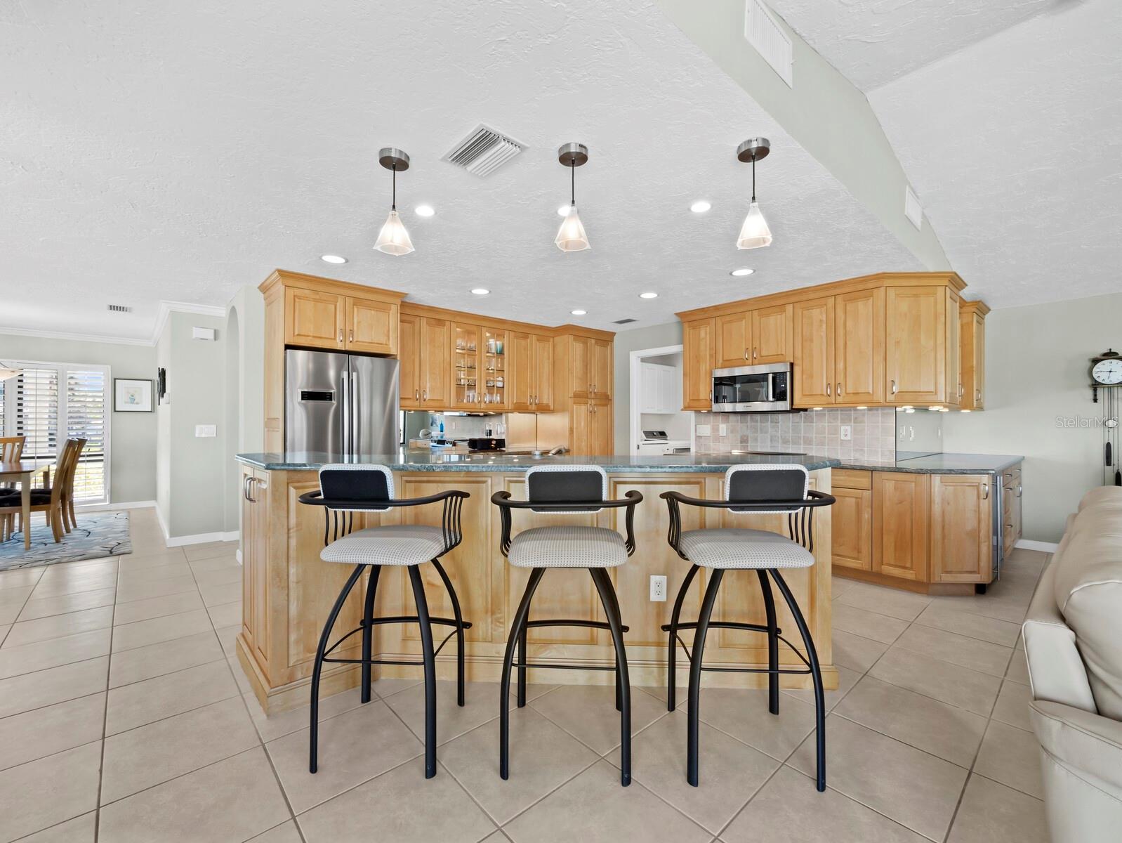 A4681905 Property Photo