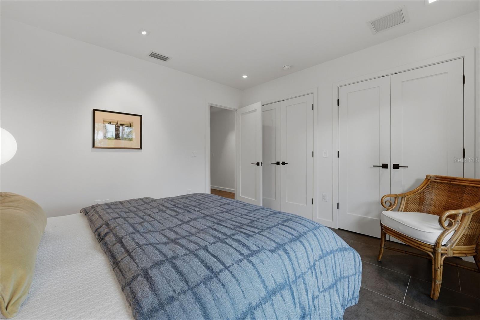 A4681916 Property Photo