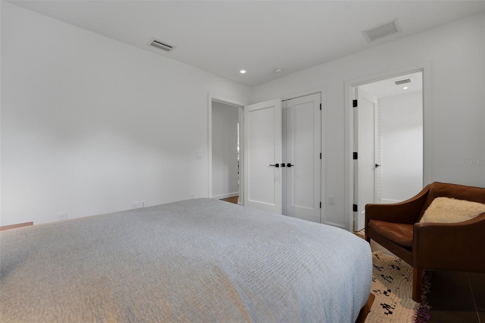 A4681916 Property Photo