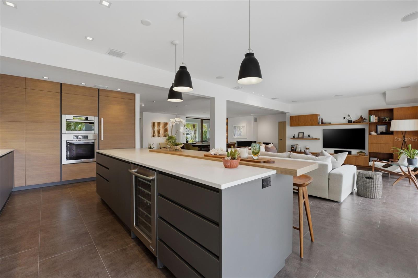 A4681916 Property Photo