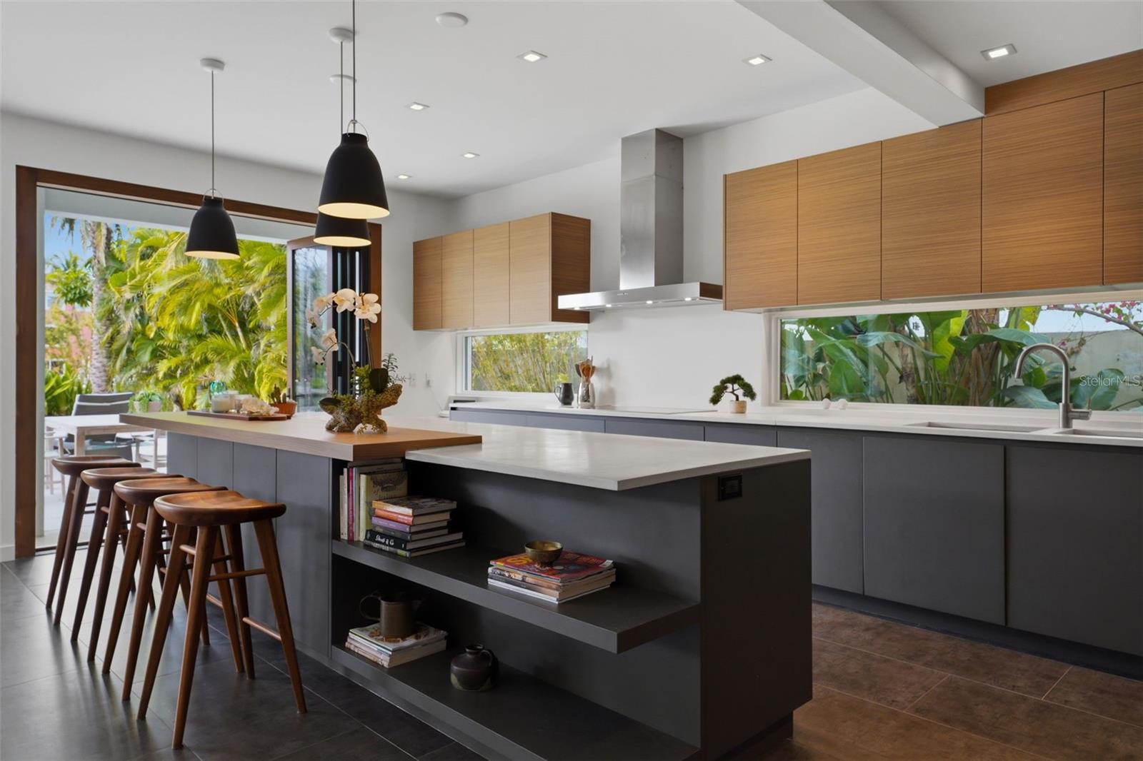 A4681916 Property Photo