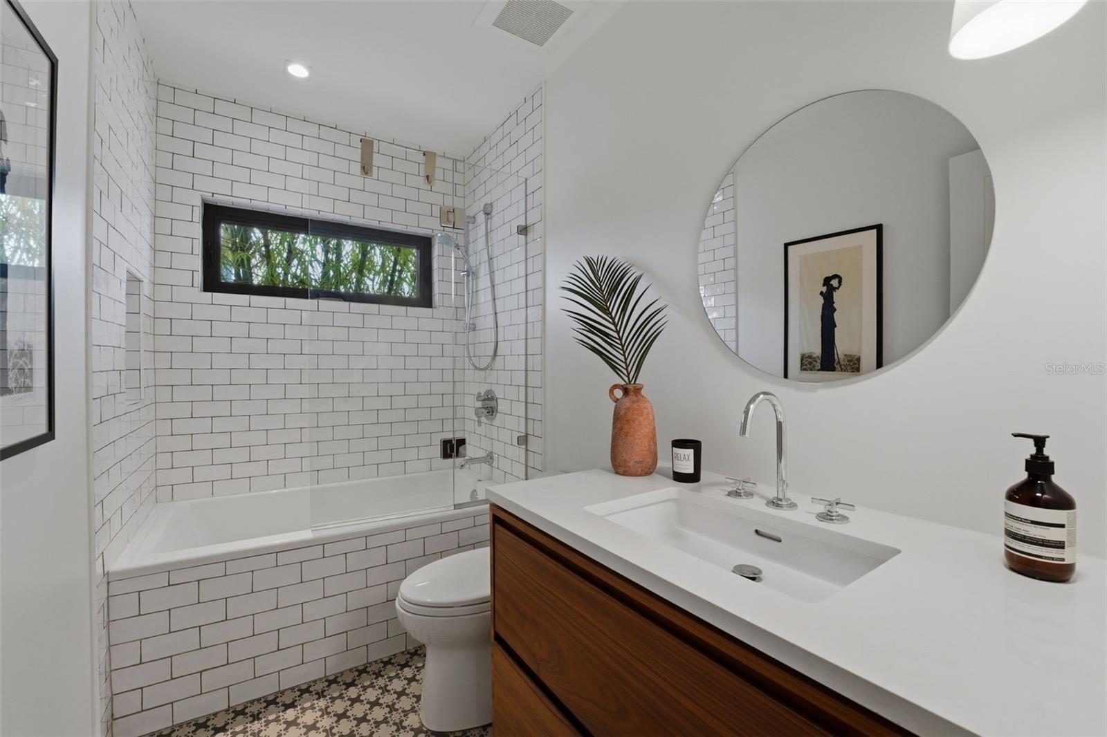 A4681916 Property Photo