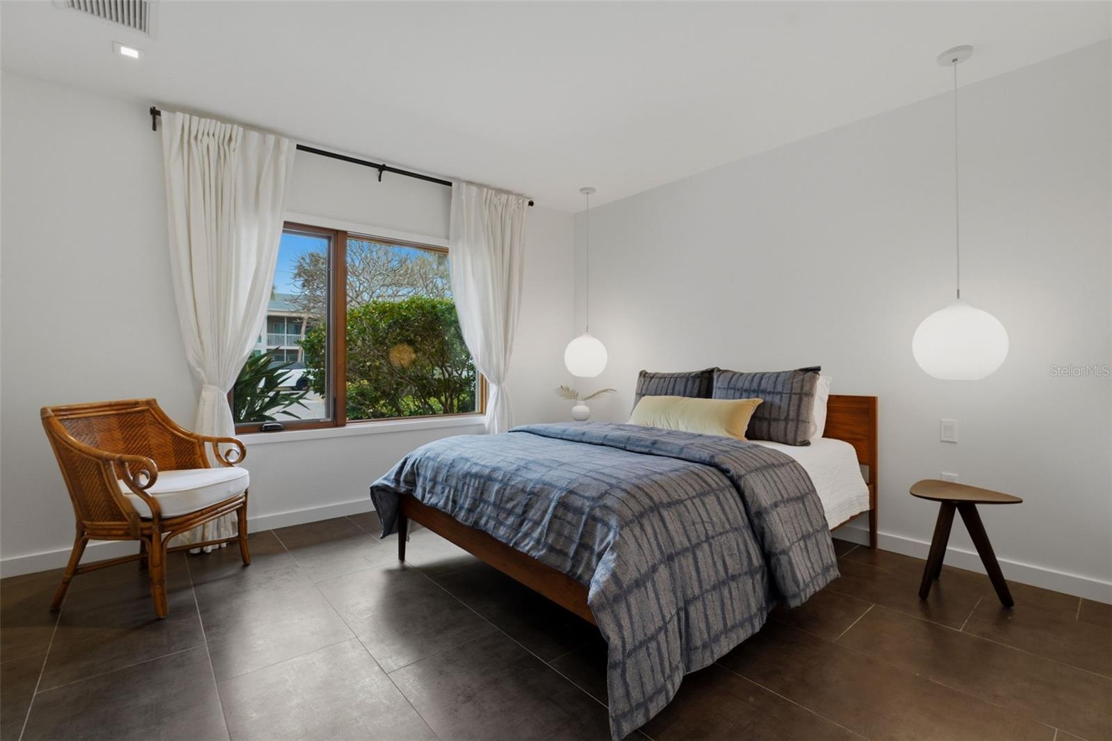 A4681916 Property Photo