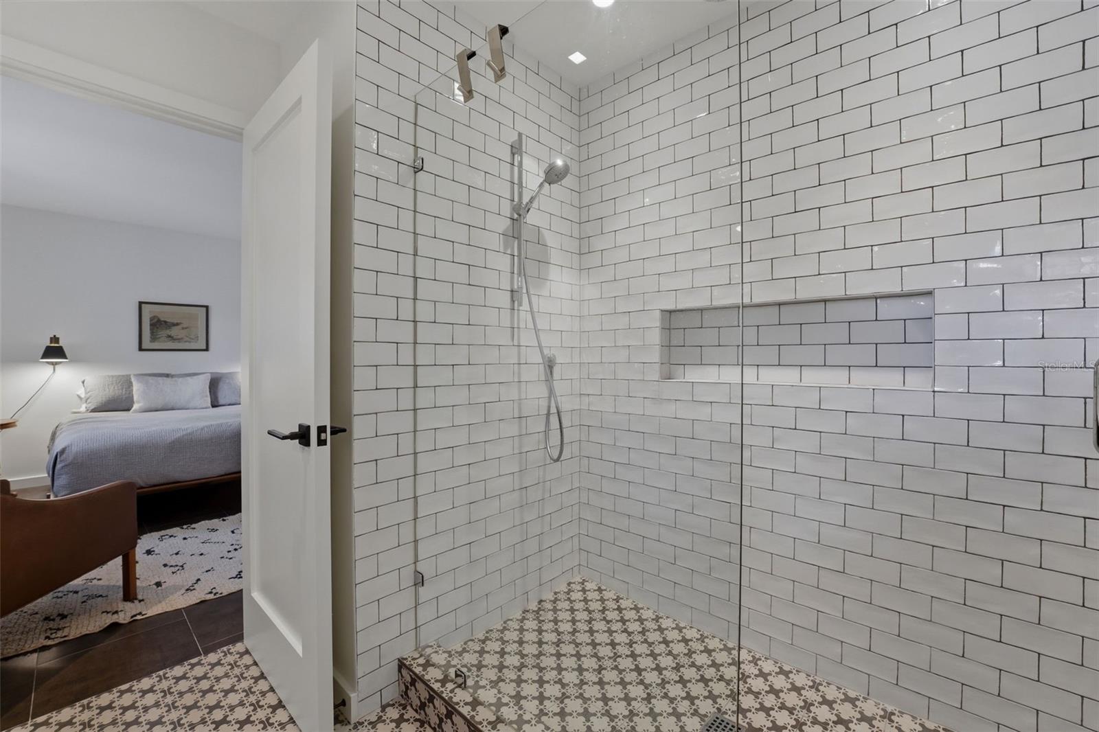 A4681916 Property Photo