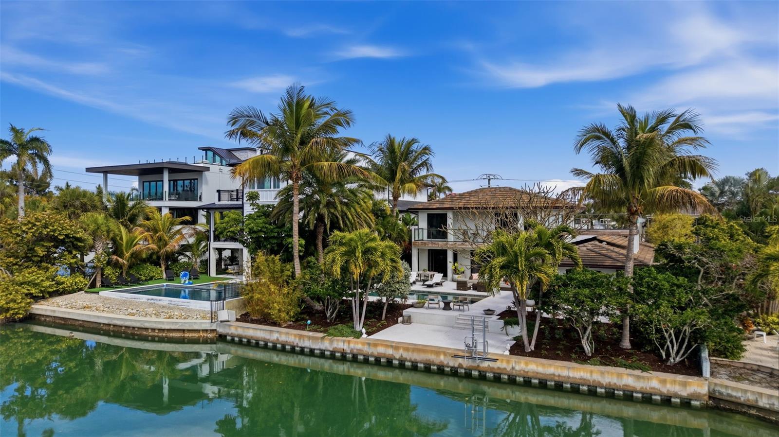 A4681916 Property Photo