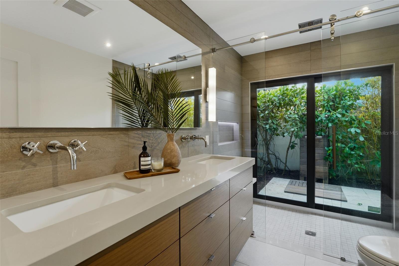 A4681916 Property Photo