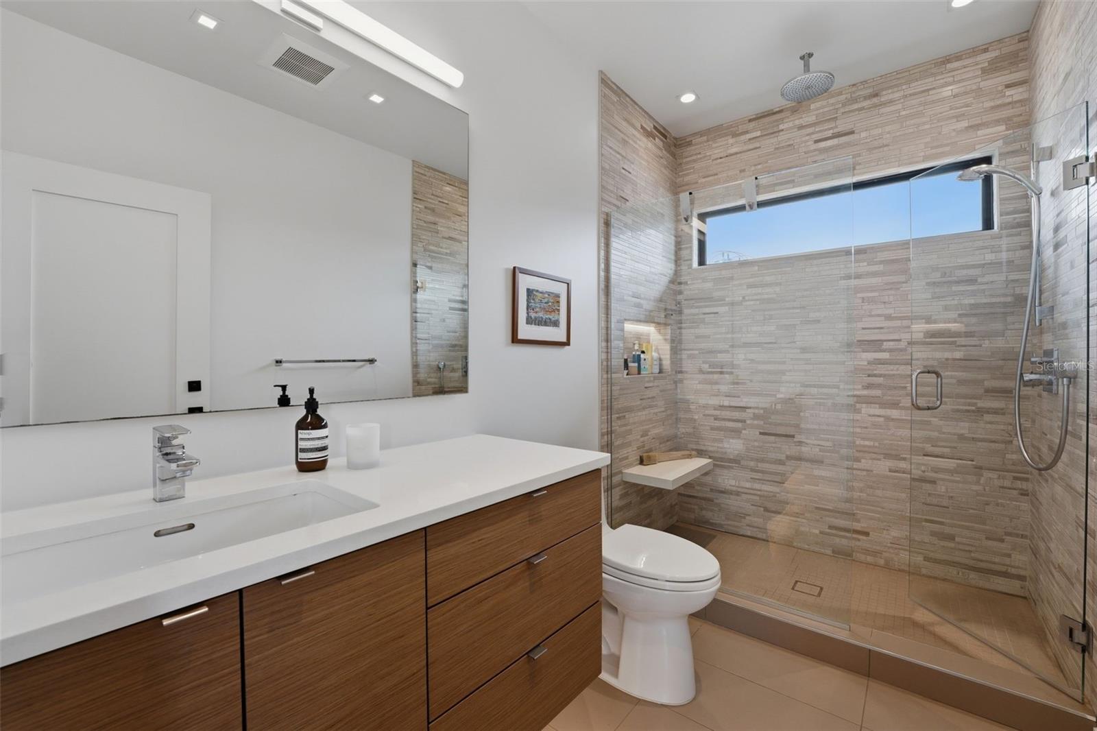 A4681916 Property Photo