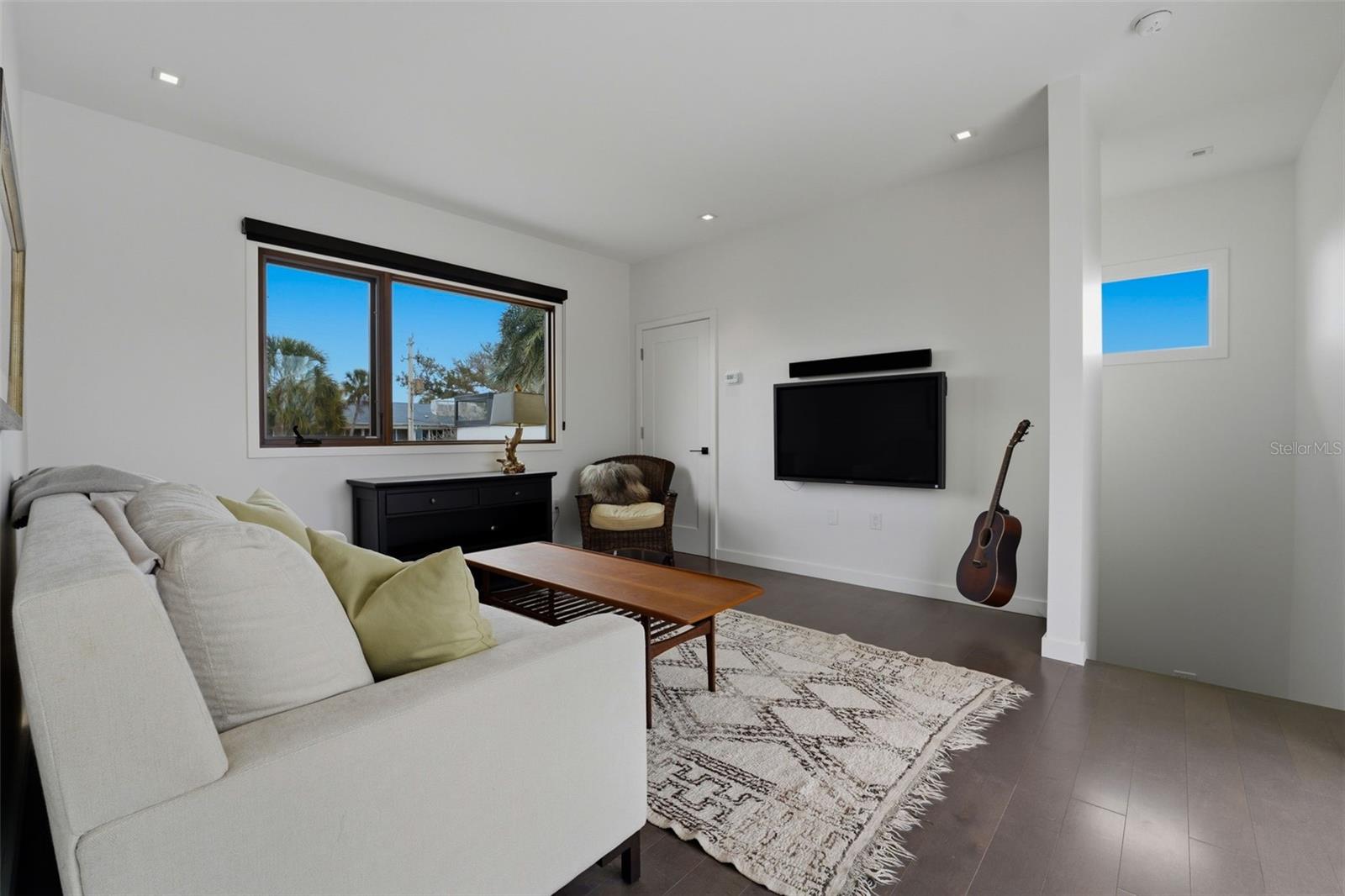 A4681916 Property Photo