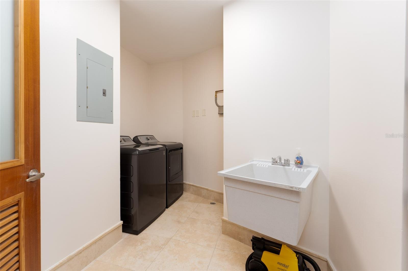 PR9119194 Property Photo