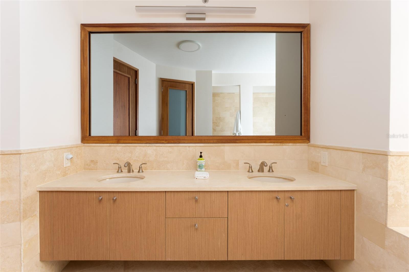 PR9119194 Property Photo