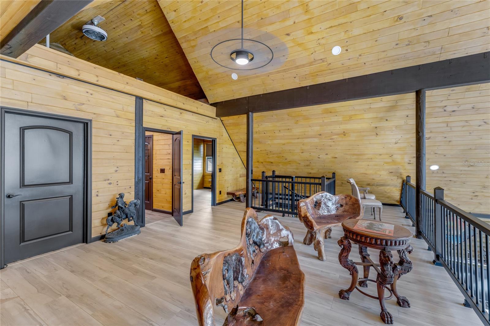 V4947262 Property Photo