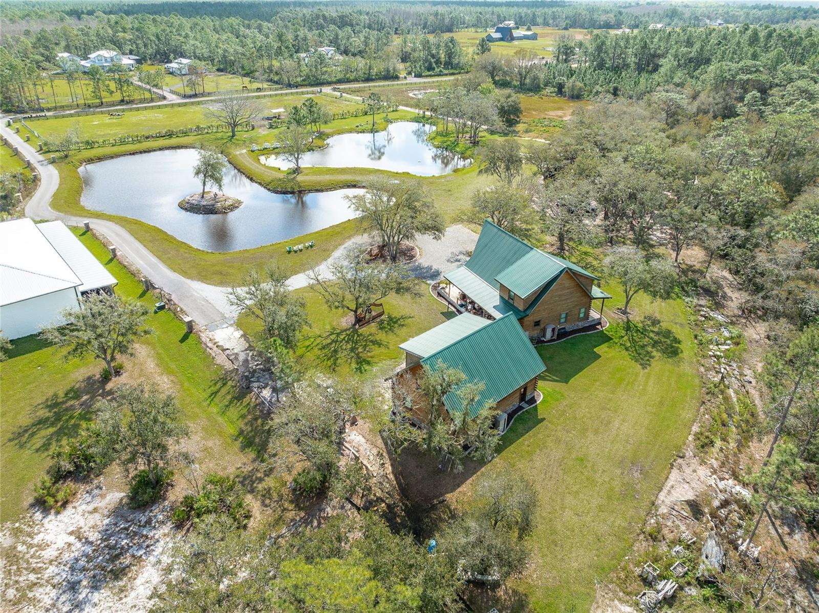 V4947262 Property Photo