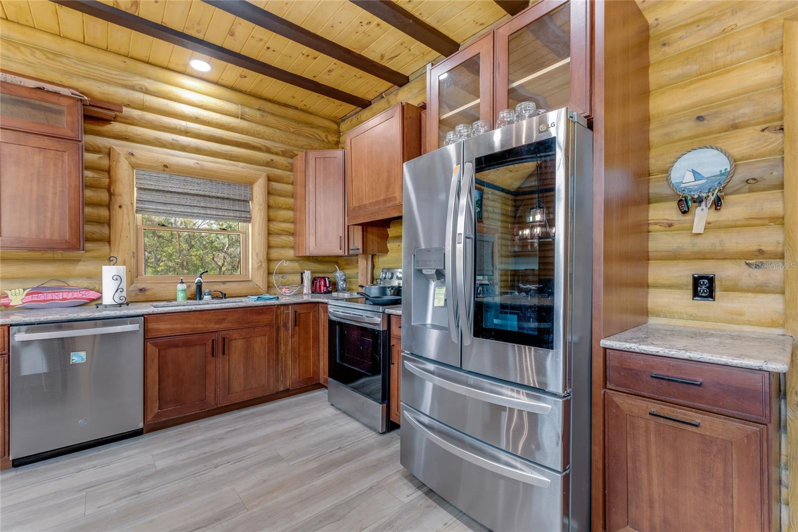 V4947262 Property Photo