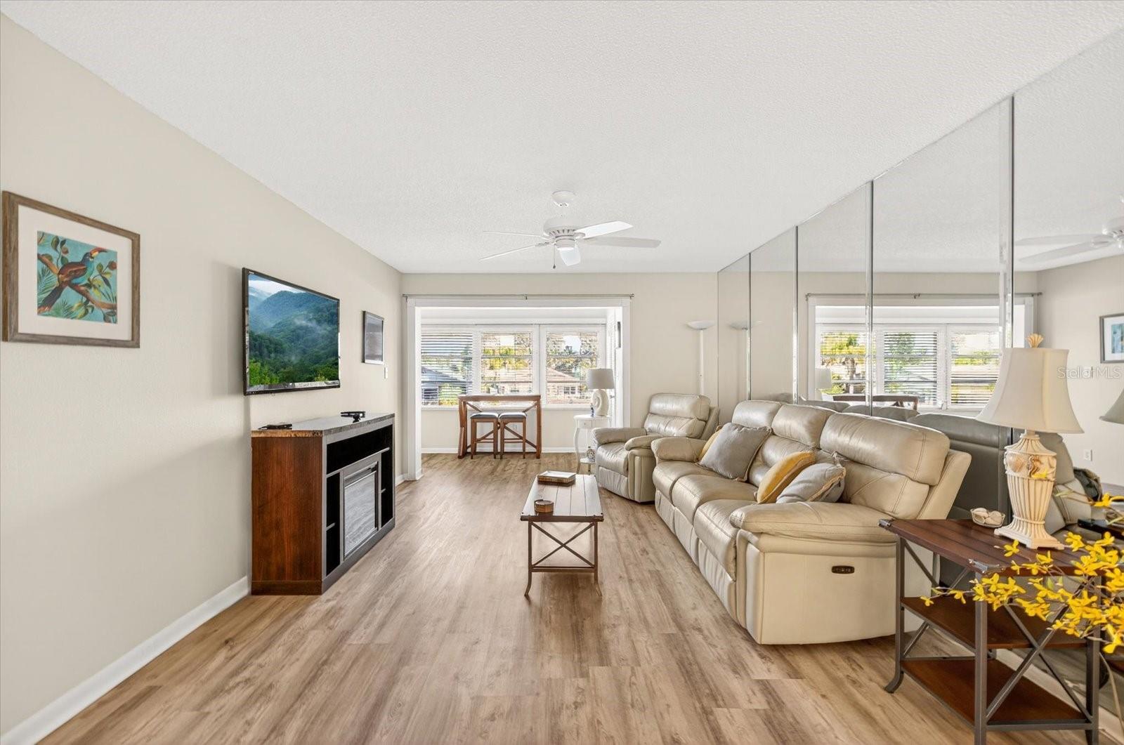 W7882873 Property Photo