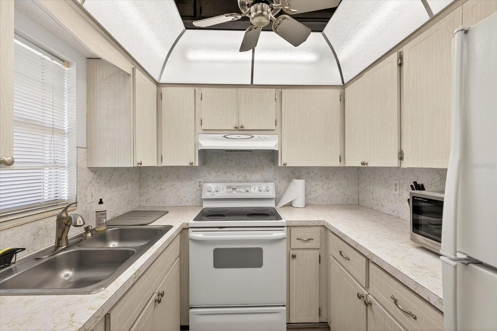 W7882873 Property Photo