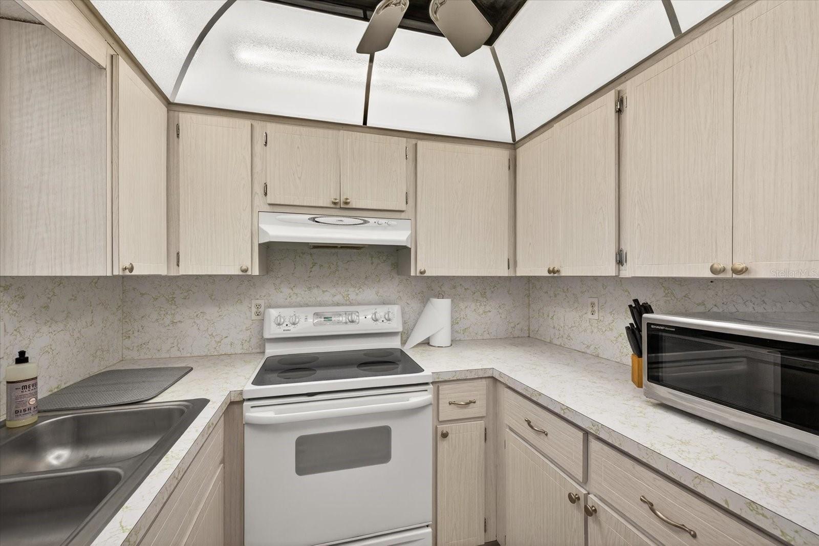 W7882873 Property Photo