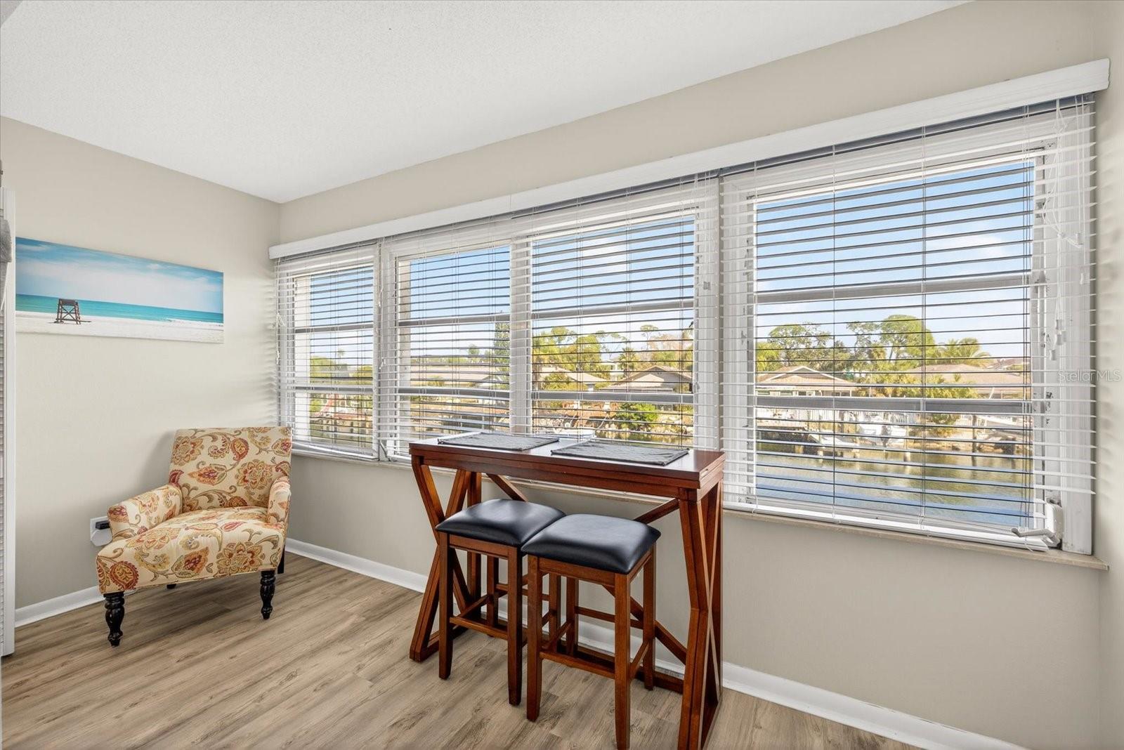 W7882873 Property Photo